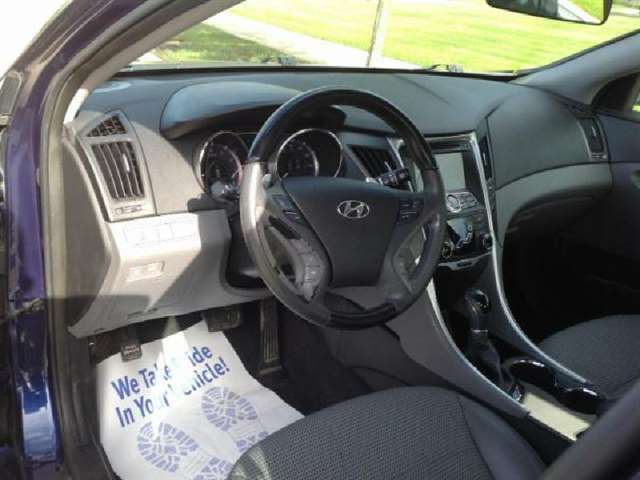 2011 Hyundai Sonata SE 4dr Sedan 6A